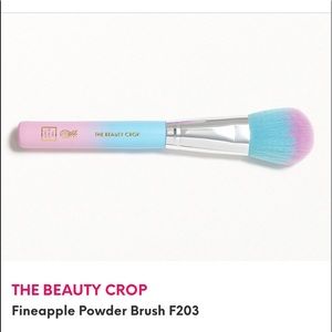 THE BEAUTY CROP
Fineapple Powder Brush F203